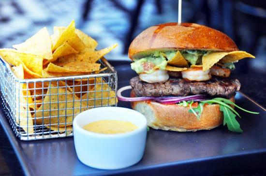 Szara Eminencja x Ursynow